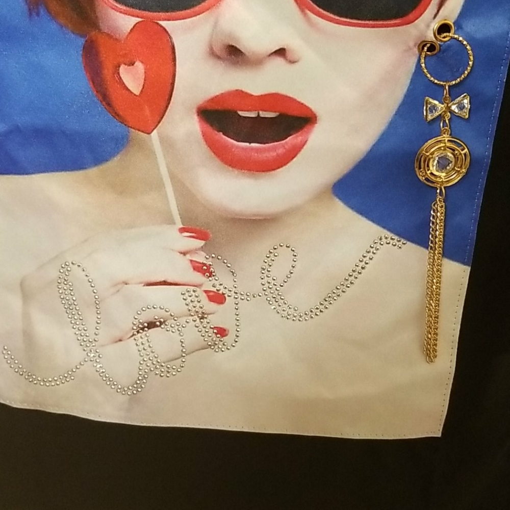 SEE THROUGH!! Top with pop out accessories - Picture 4 of 4